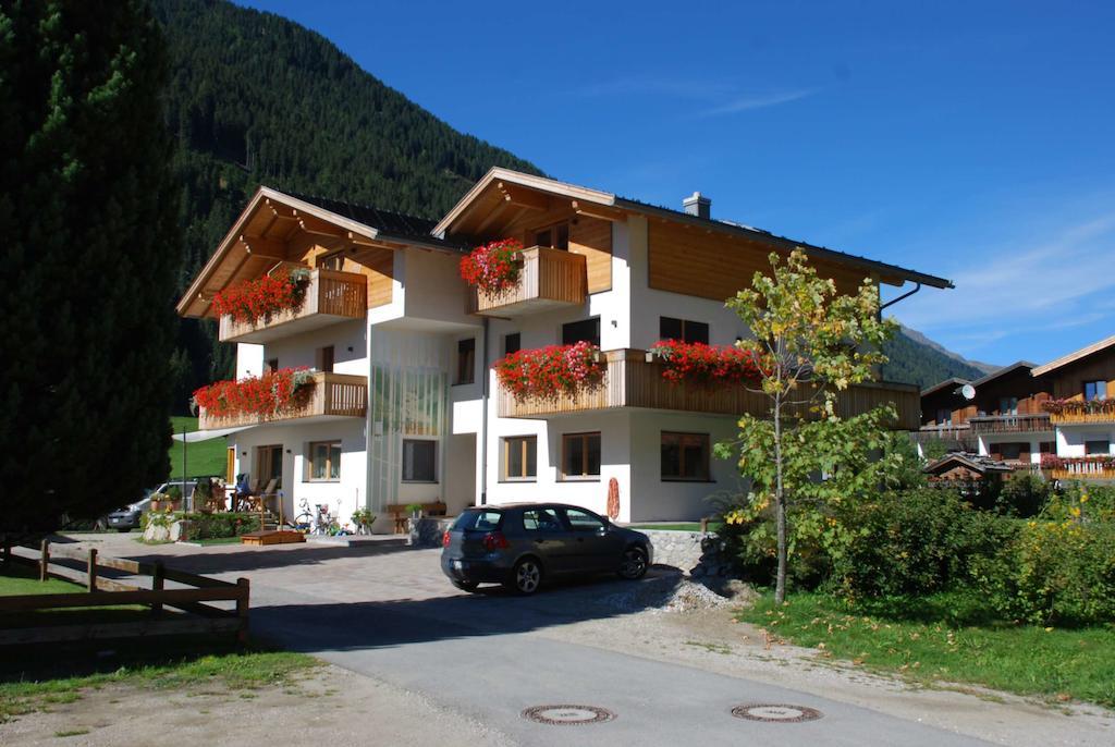 Haus Kargruber Apartment Santa Maddalena in Casies Luaran gambar